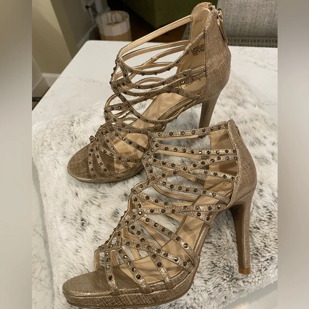 Bar III platform heels